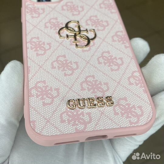 Чехол на iPhone 11 guess розовый