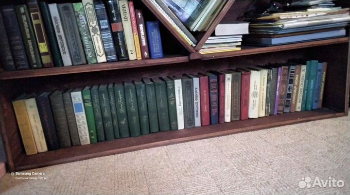 Много разных книг