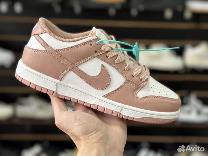 Nike dunk low lux