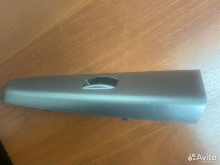 Накладка стеклоподъмника Toyota Hilux