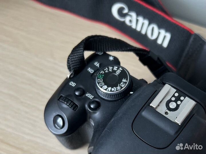 Зеркальный фотоаппарат Canon Eos 600d