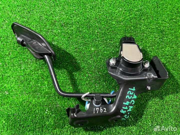 Педаль газа Toyota Ipsum ACM26 2AZ-FE 2006