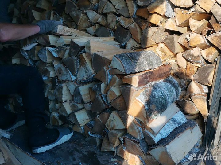 Дрова березовые колотые с укладкой в машине
