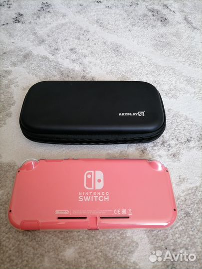 Продам приставку Nintebdo Switch Lite