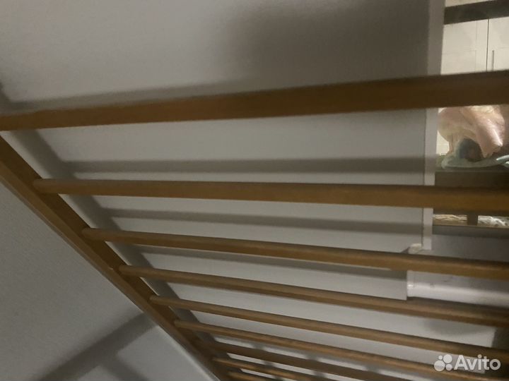 Кроватка для новорожденных с маятником