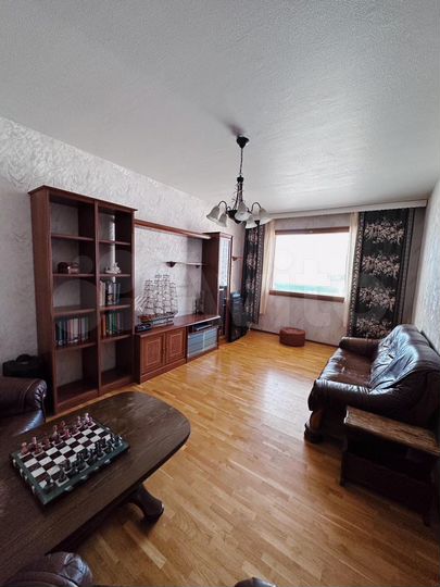 2-к. квартира, 56 м², 4/9 эт.