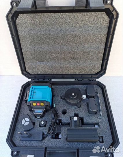 Аккумуляторный лазерный уровень Makita 4D (Арт.360