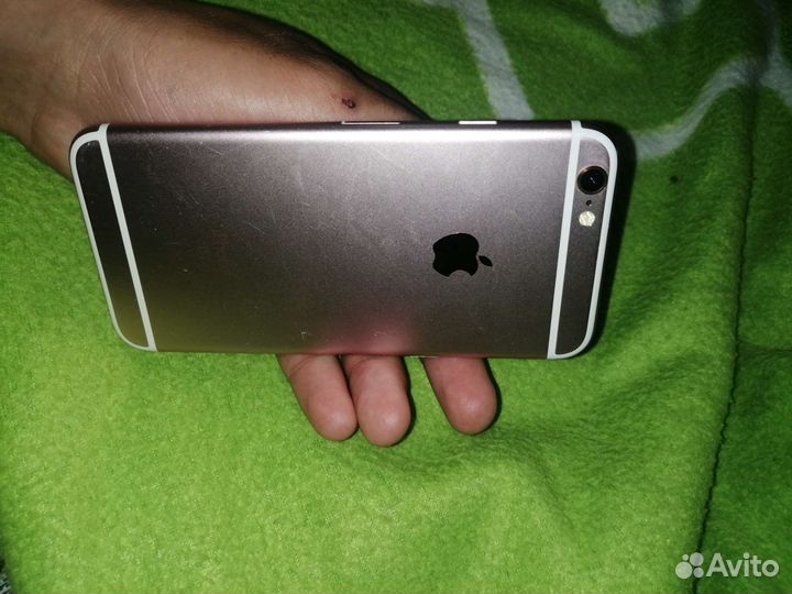 Телефон iPhone 6s