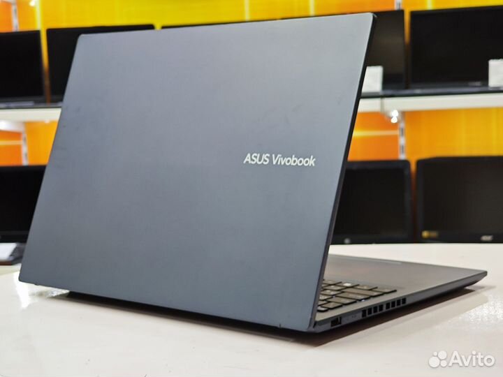 Ноутбук Asus 16