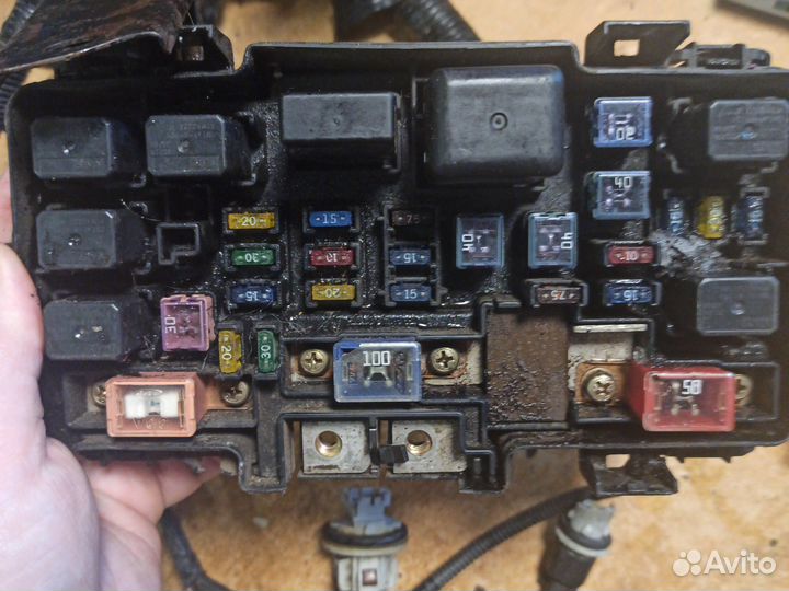 Блок предохранителей honda stewagn RF3