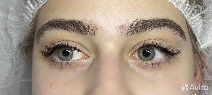 Модель на наращивание ресниц