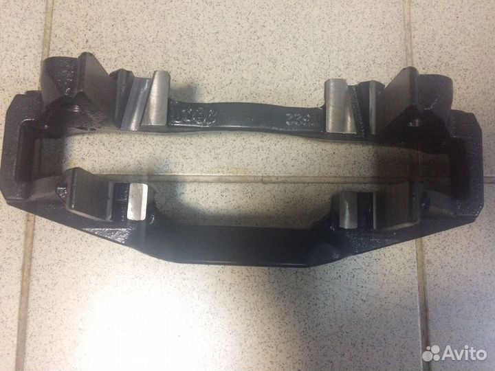 Скоба суппорта Вабко левая