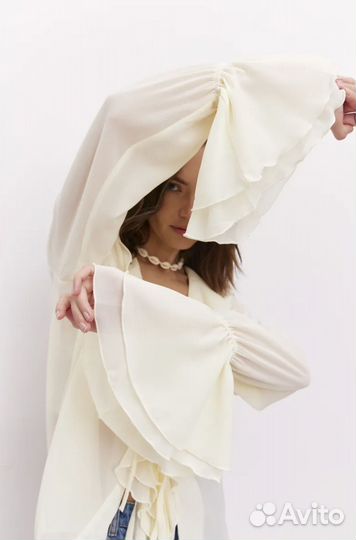 Блузка наряжная с воланами