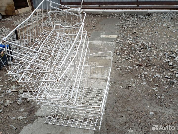 Проволочная корзина для морозильной камеры
