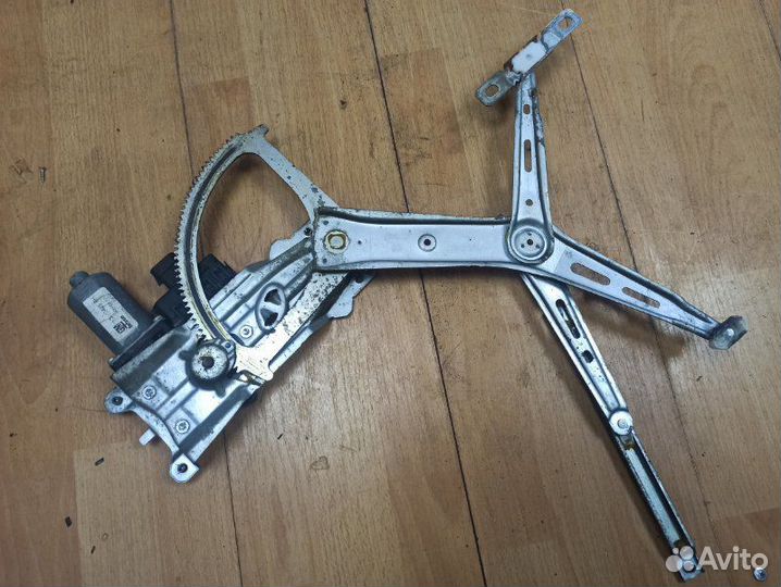 Стеклоподъемник передний правый Opel Zafira B