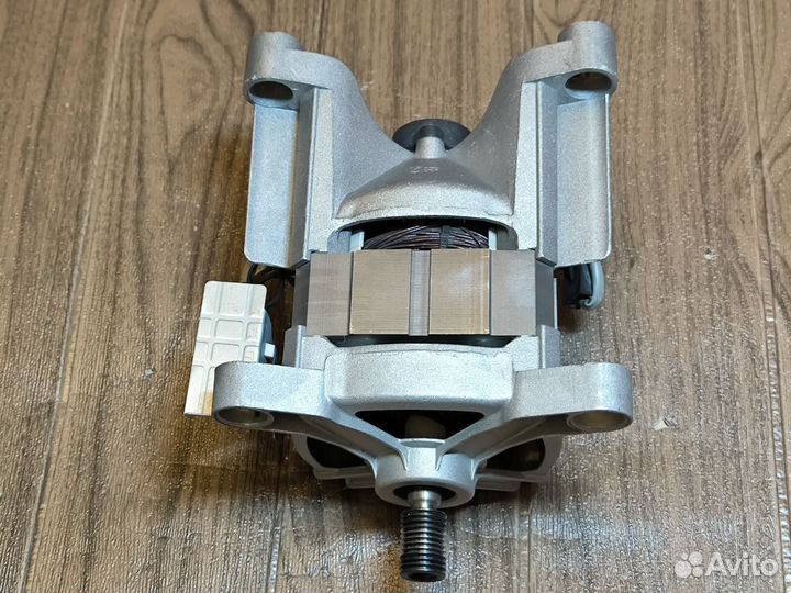 Двигатель мотор стиральной машины Indesit Ariston