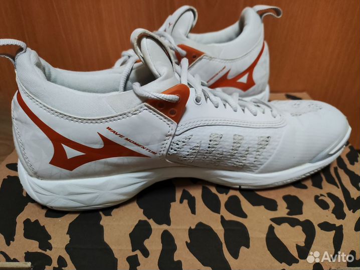 Mizuno wave momentum 2Mid,размер US10.5(285мм)