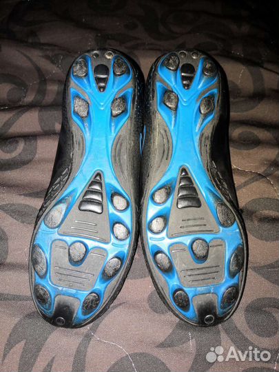 Продам футбольные бутсы