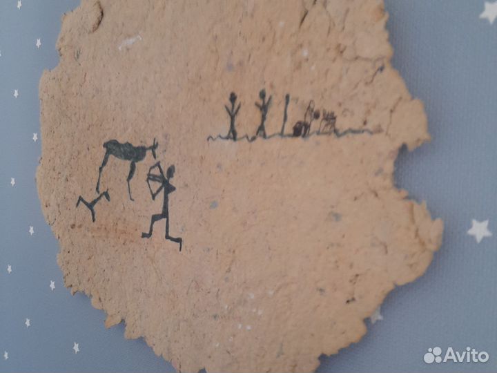 Картина древний наскальный рисунок ненастоящий: