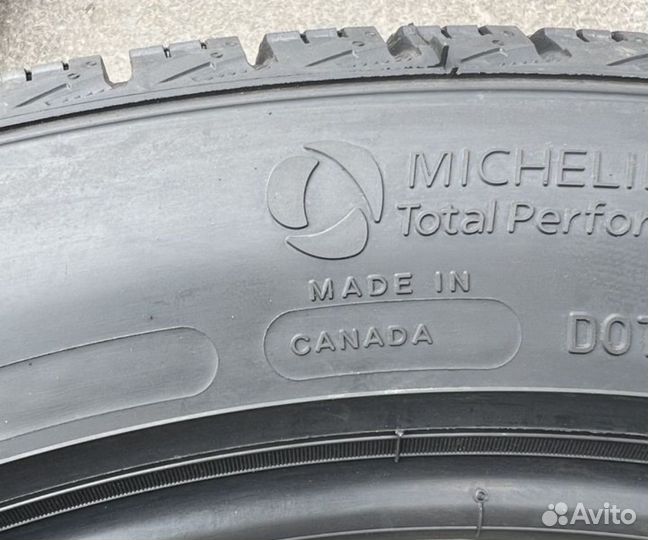 Michelin X-Ice Snow 255/45 R22 и 285/40 R22 110H