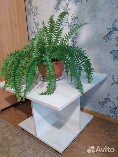 Журнальный столик