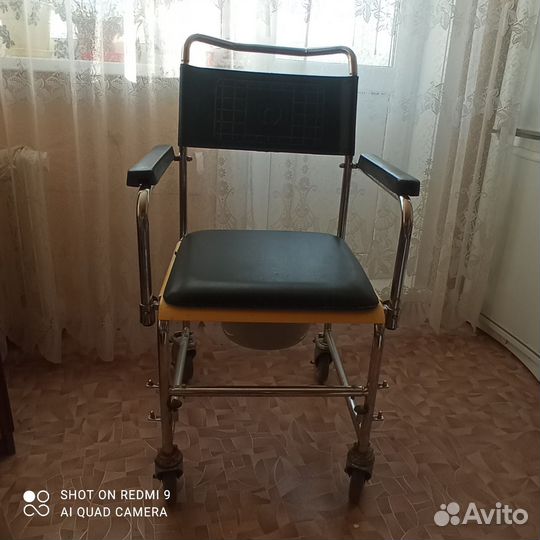 Кресло туалет для инвалидов бу на колёсиках
