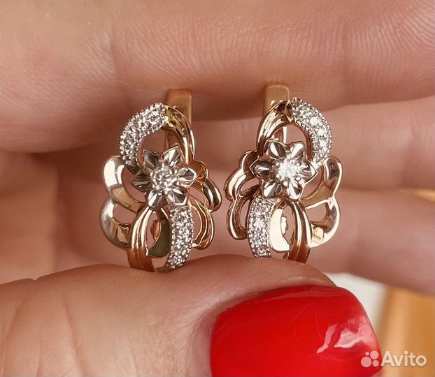 Золотые серьги с бриллиантами 585 пробы