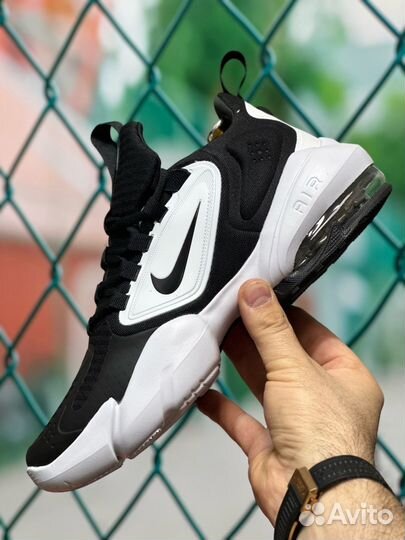 Кроссовки Nike alpha savage