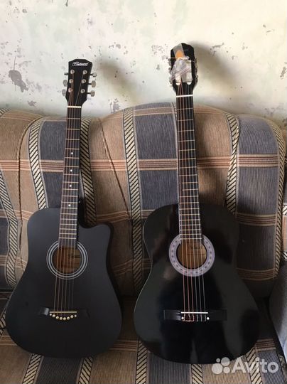 Акустическая гитара