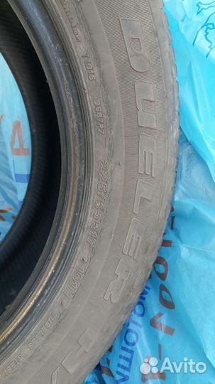 Bridgestone Dueler H/T D687 225/65 R17 101