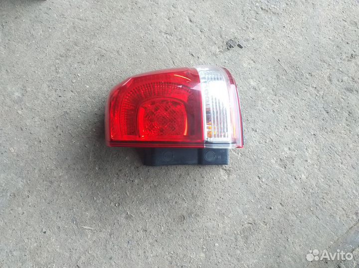 Фонарь правый Toyota Land Cruiser 200 2009г