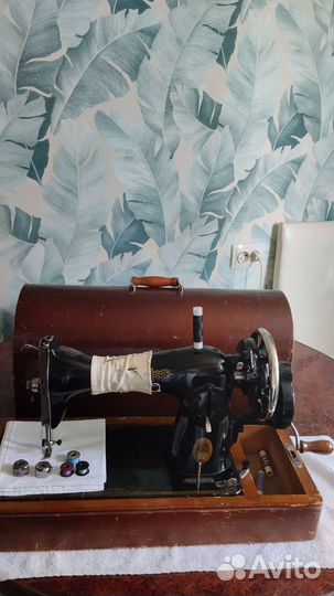 Швейная машина Подольск ручная