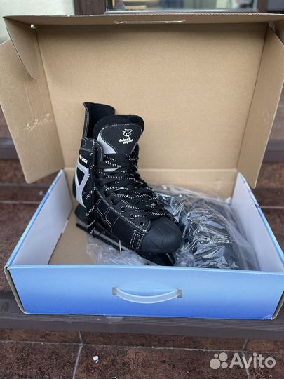 Коньки хоккейные 40 размер