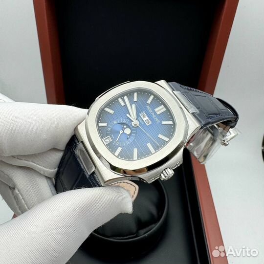 Часы Patek Philippe Nautilus