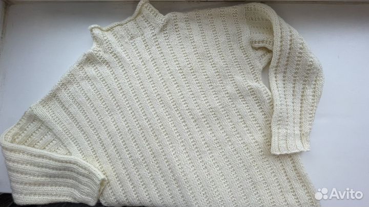 Свитер женский молочный