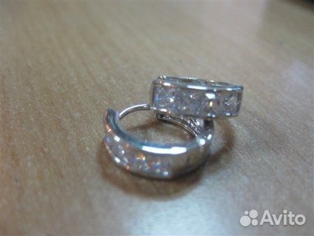 Продам новые серьги