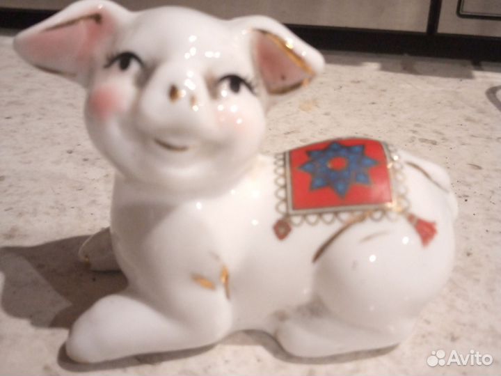 Форфоровый поросенок