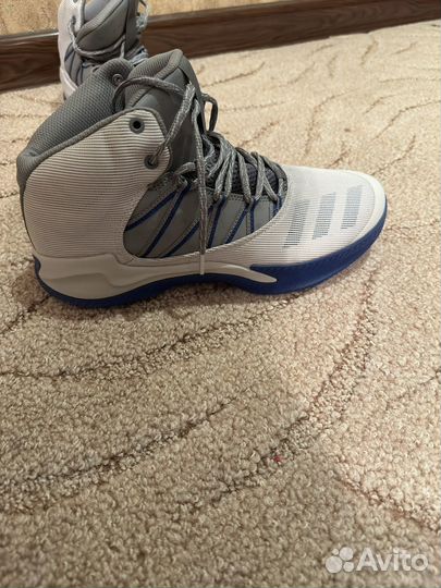 Баскетбольные кроссовки adidas ball365