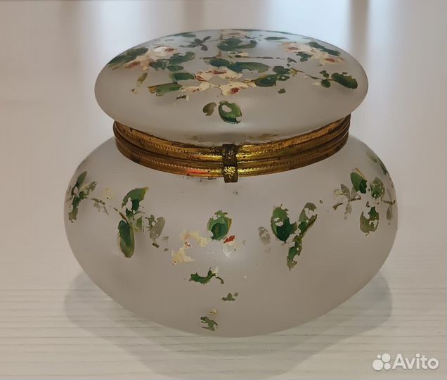 Антикварная шкатулка (пудреница)