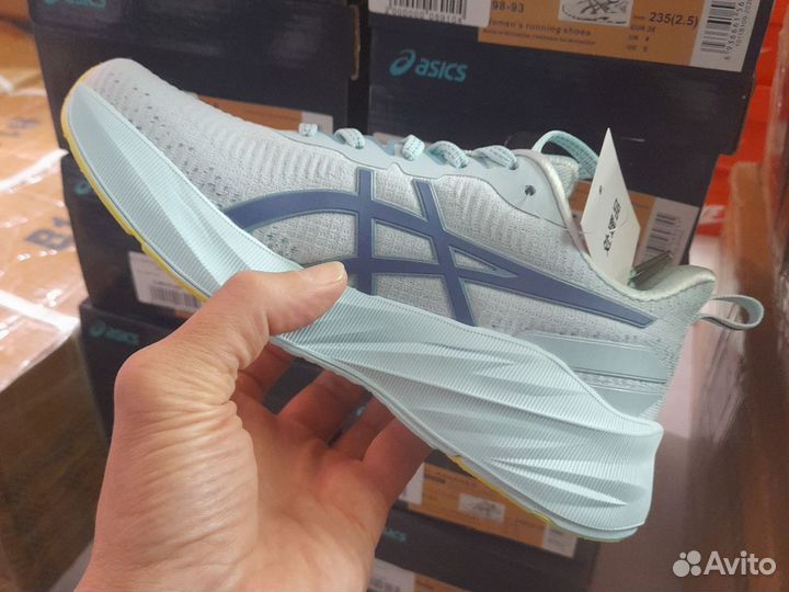 Кроссовки asics