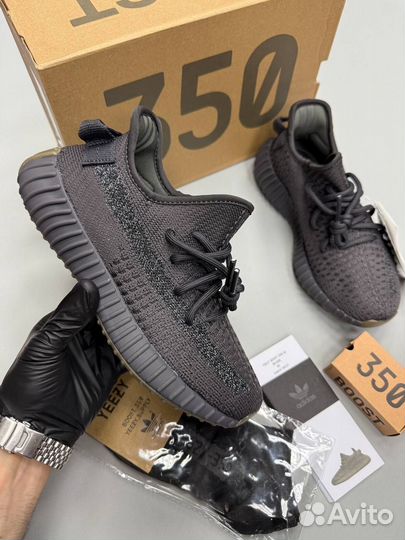 Кроссовки Adidas Yeezy Boost 350 V2 Размер 36-41