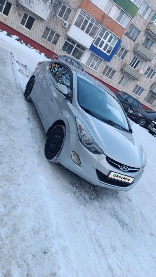 Hyundai Elantra: фото владельца