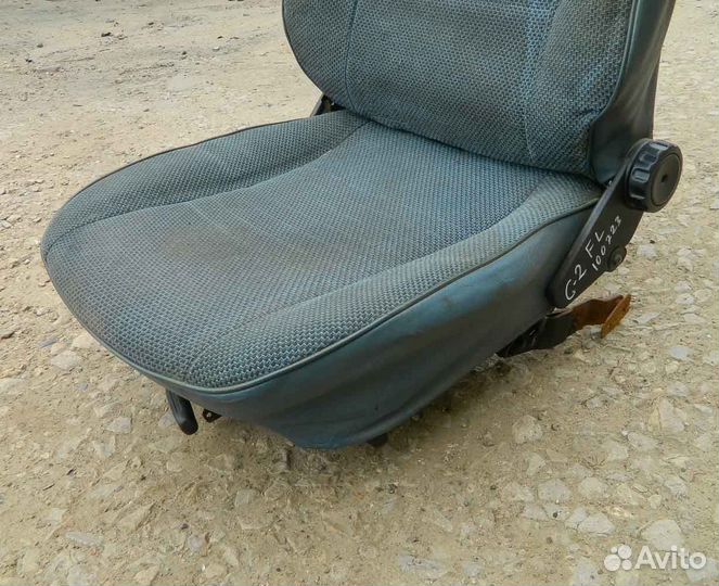 Сиденье переднее левое VW Golf 2