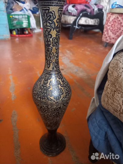 Ваза бронзовая