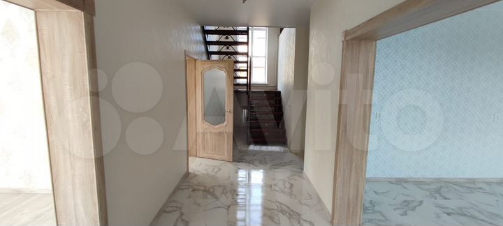 Коттедж 247 м² на участке 12 сот.