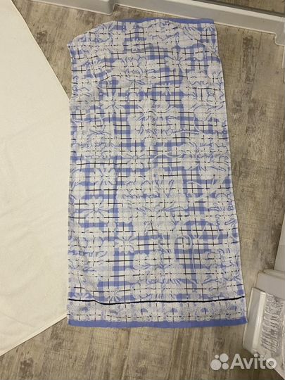 Белые банные новые полотенца 70/140