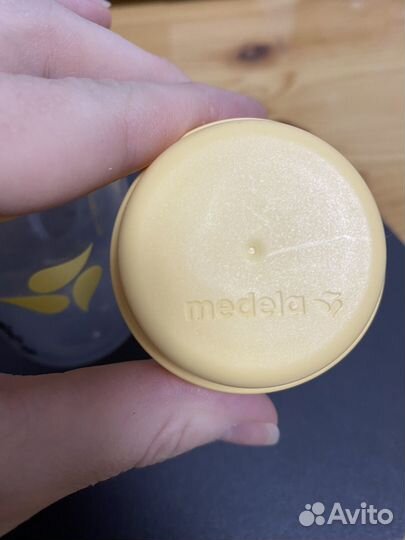 Молокоотсос medela с бутылочками