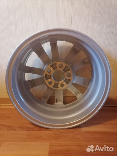 Новый диск оригинал Toyota camry 70 R 16