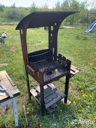 Мангал с крышей