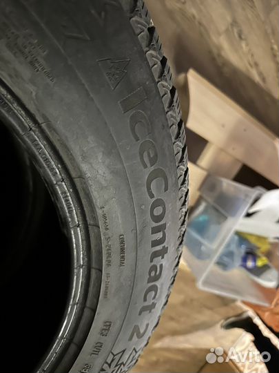 Continental IceContact 2 SUV 215/65 R17 110T